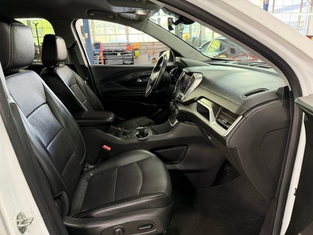 Used 2023 GMC Terrain SLT AWD/4WD image 10