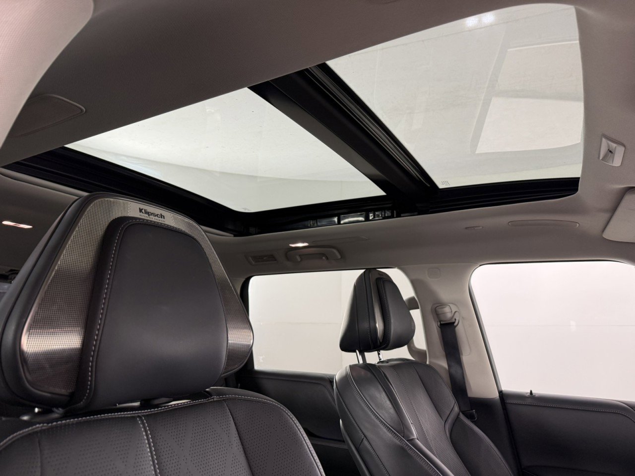 Used 2025 INFINITI QX80 Sensory AWD/4WD image 13