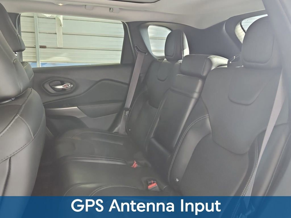 Used 2019 Jeep Cherokee Limited image 6