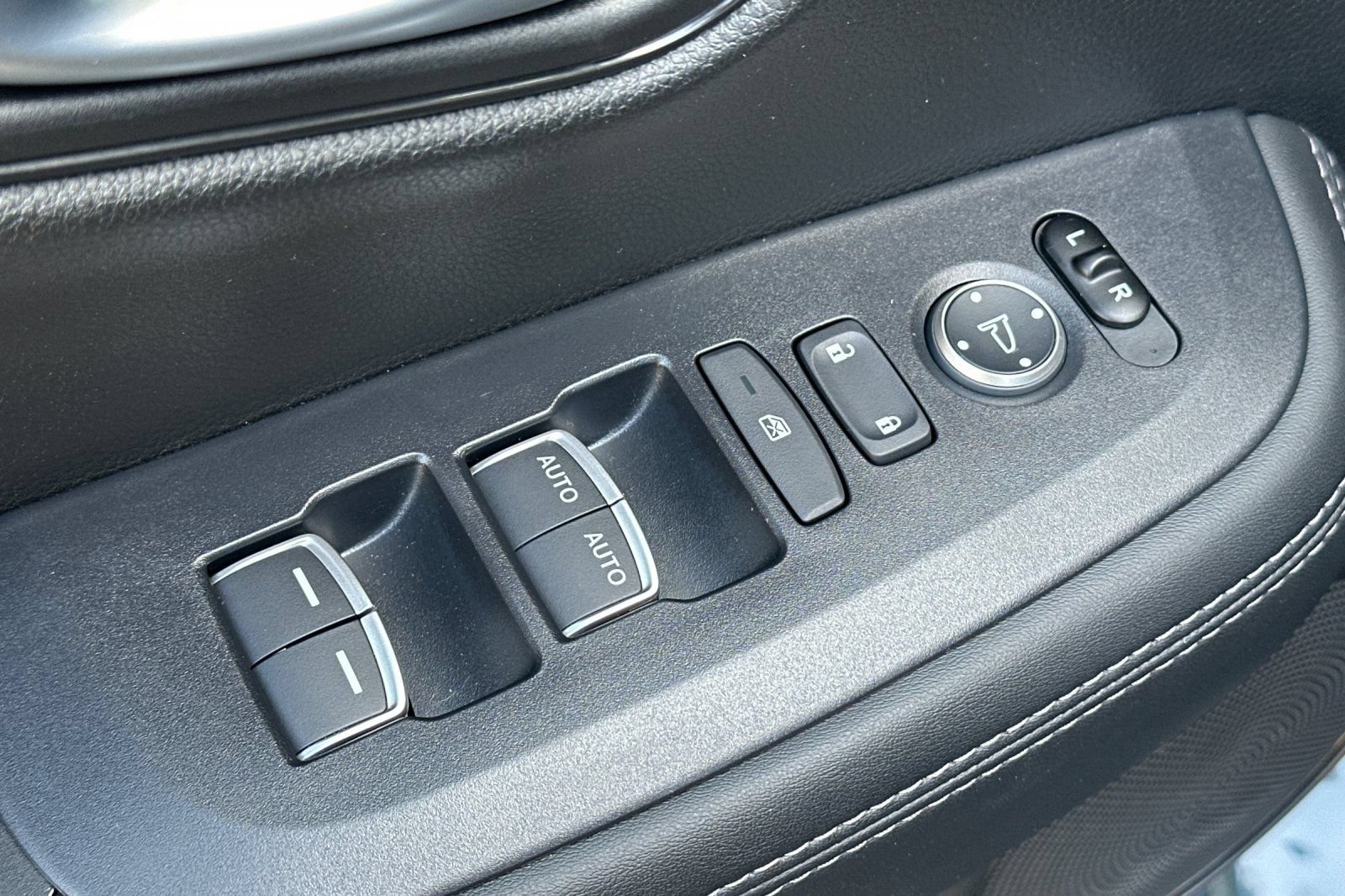New 2027 Honda HR-V EX-L image 12