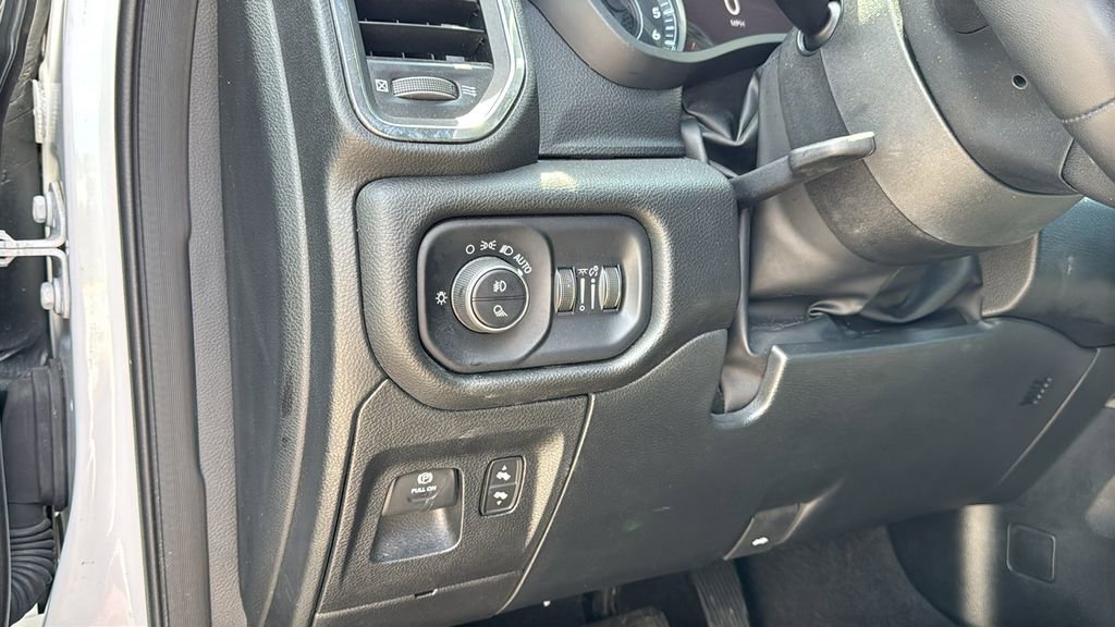 Used 2025 RAM 1500 Laramie image 30