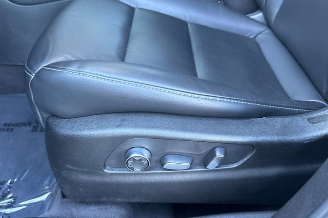 Used 2024 Cadillac XT4 Premium Luxury image 13