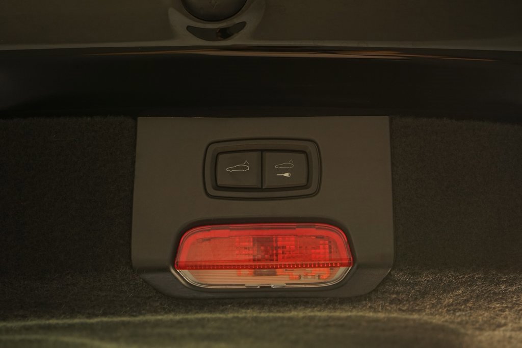 Used 2017 Porsche Cayenne S image 33