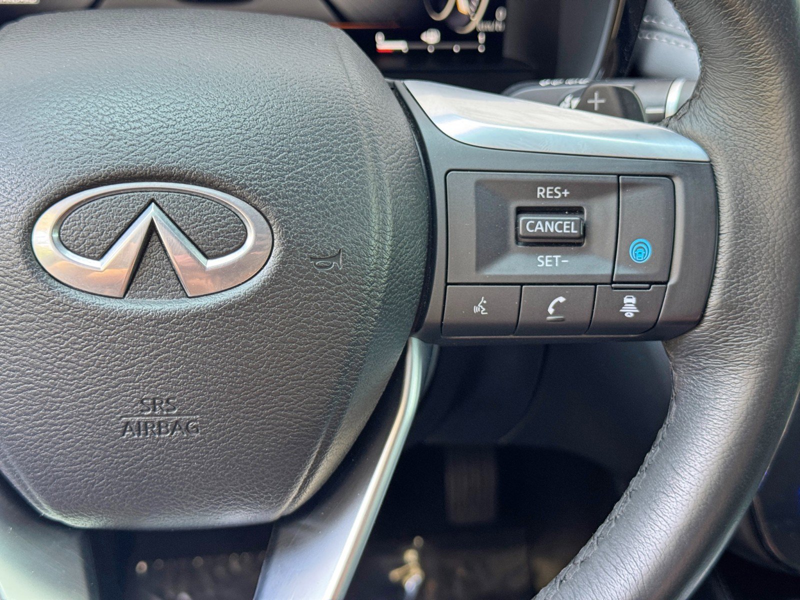 Used 2022 INFINITI QX60 Luxe w/ Cargo Package FWD image 23