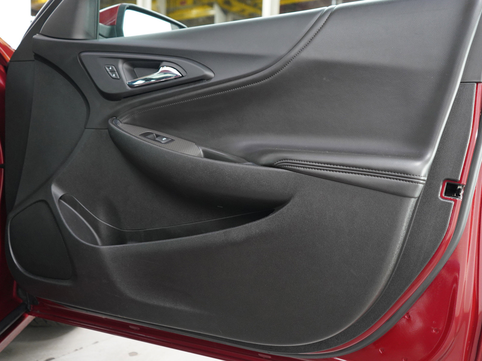 Used 2019 Chevrolet Malibu LT w/ Leather Package FWD image 9