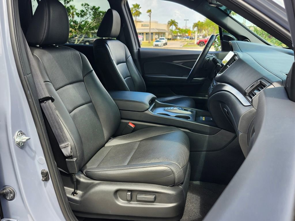 Certified 2024 Honda Passport EX-L image 17