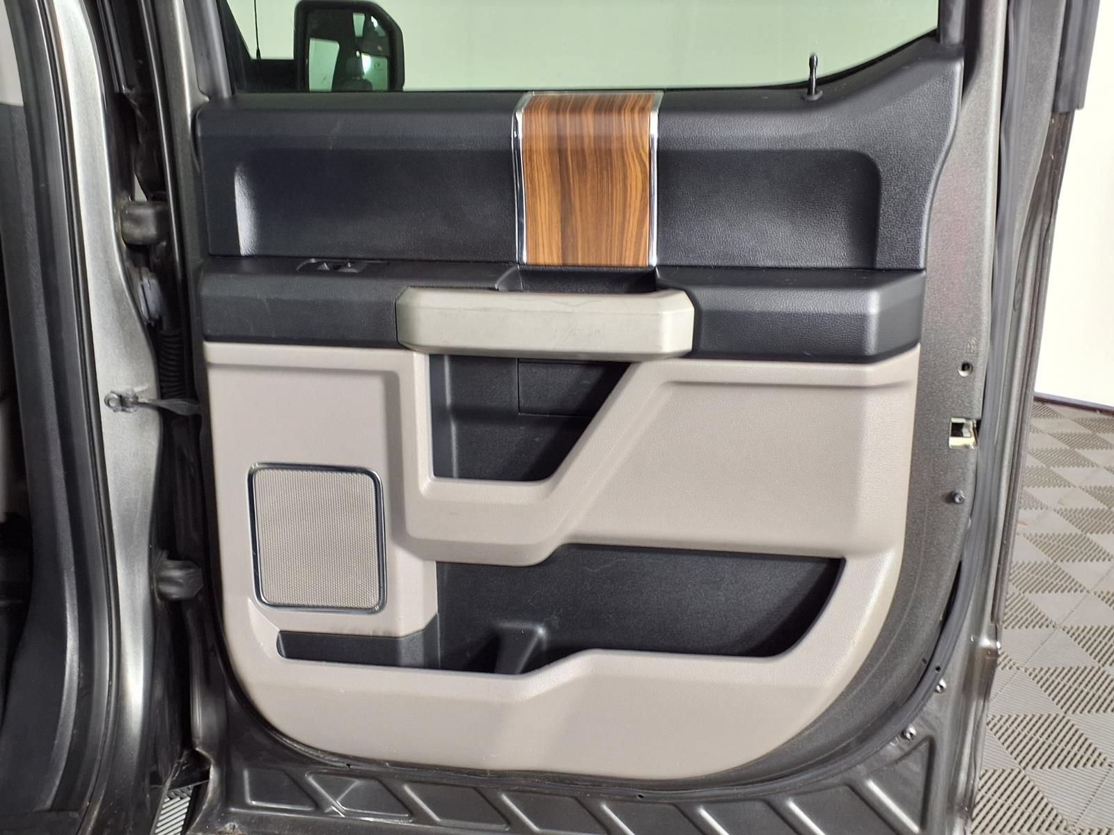 Used 2017 Ford F150 Lariat RWD image 10