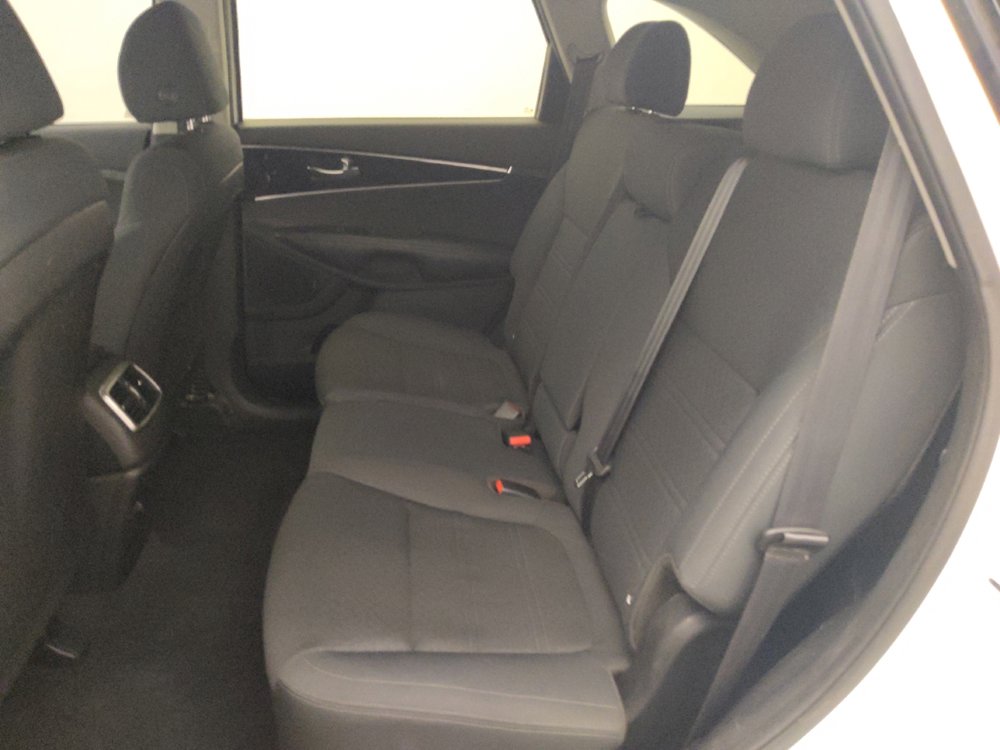 Used 2020 Kia Sorento L FWD image 18