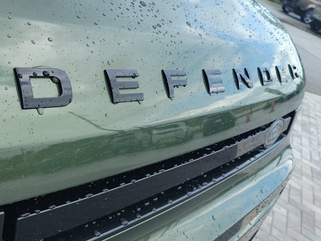 New 2026 Land Rover Defender 110 X-Dynamic SE AWD/4WD image 9