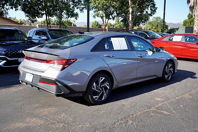 Used 2025 Hyundai Elantra Sport FWD image 8