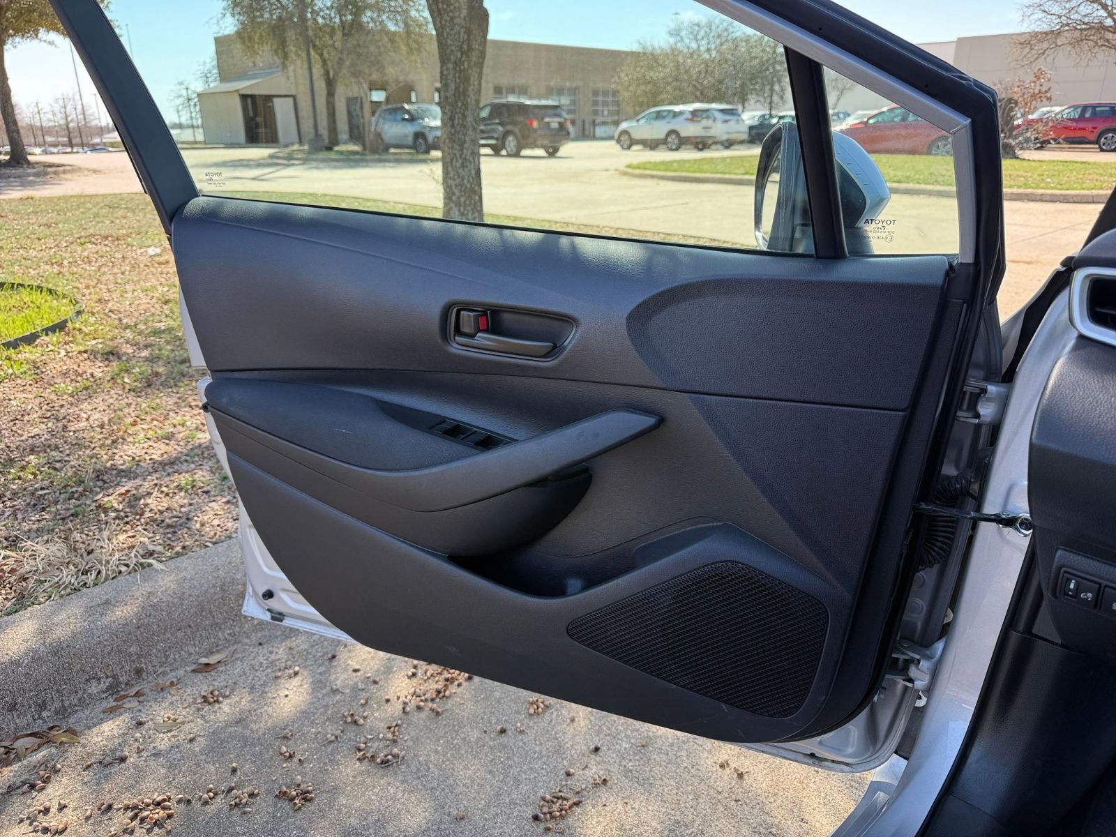 Used 2025 Toyota Corolla LE image 18