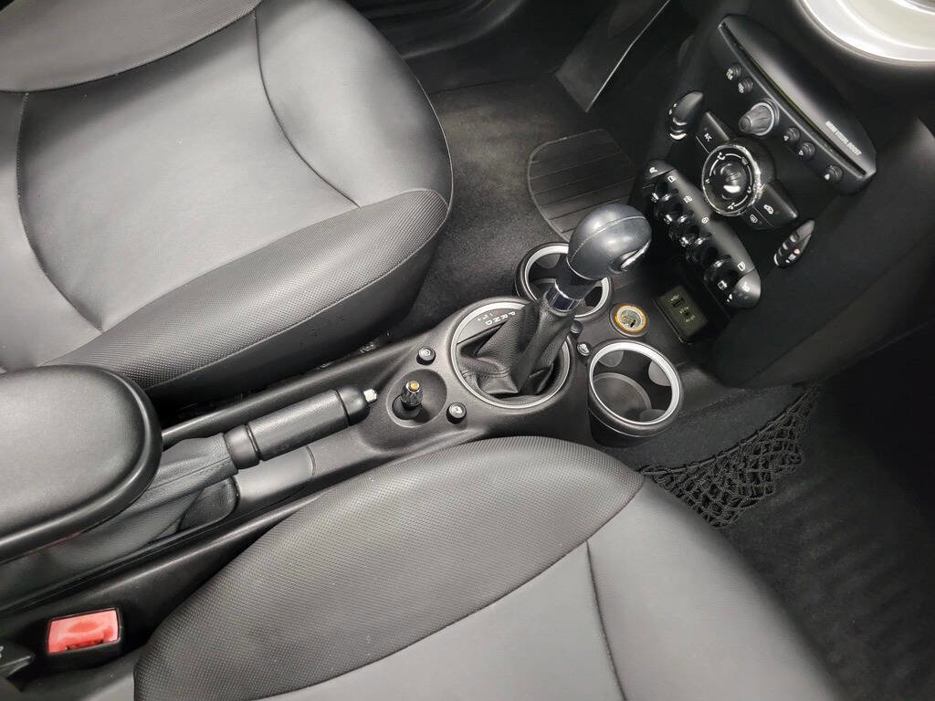Used 2013 MINI Cooper Convertible image 37