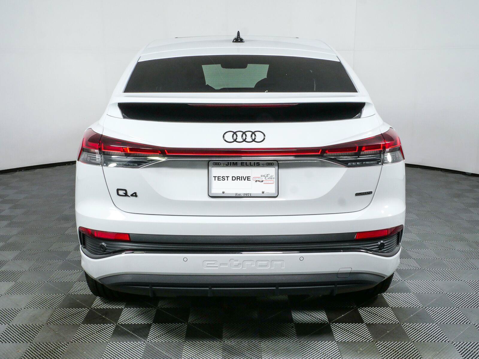 Used 2024 Audi Q4 e-tron Premium Plus w/ Premium Plus AWD/4WD image 29