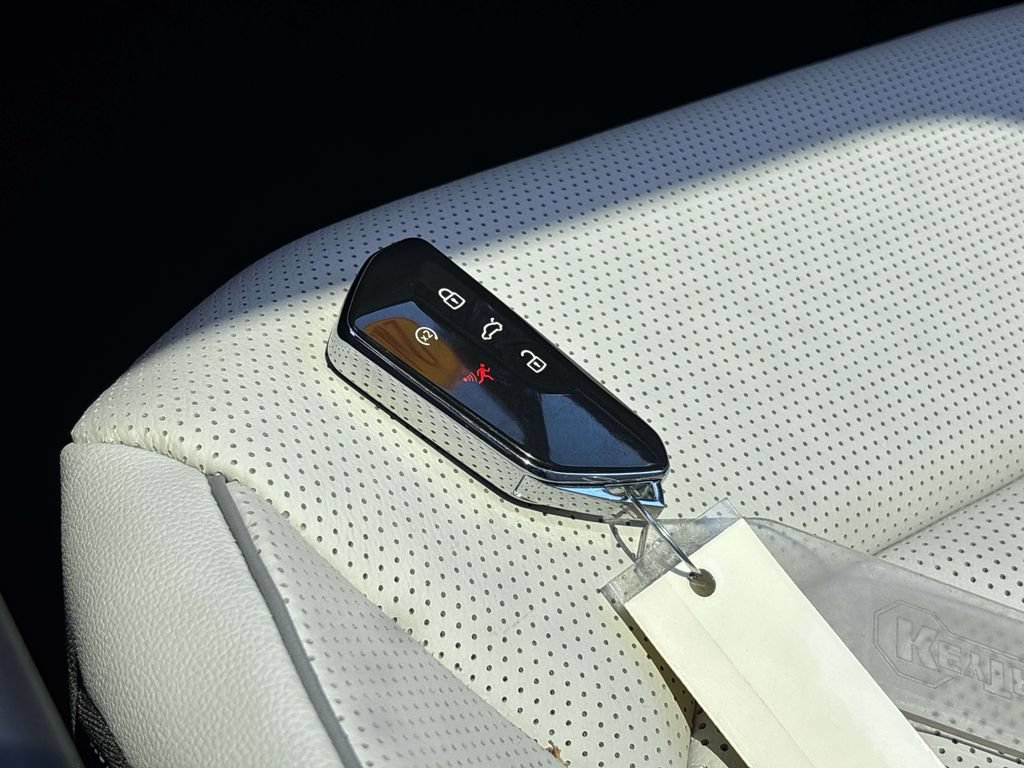 Used 2025 Volkswagen Atlas Cross Sport SEL Premium R-Line AWD/4WD image 29