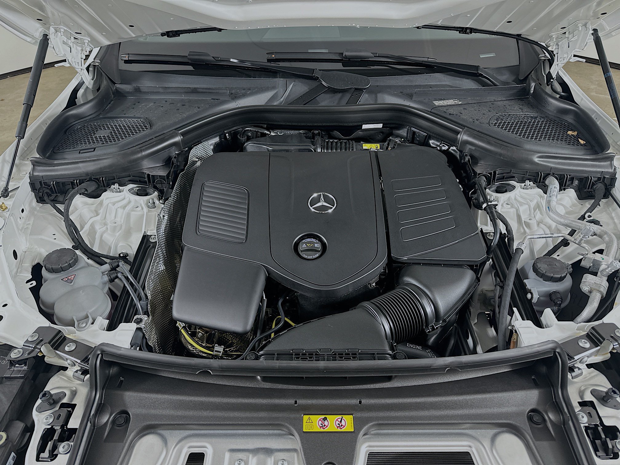 Used 2025 Mercedes-Benz GLC 300 4MATIC image 41
