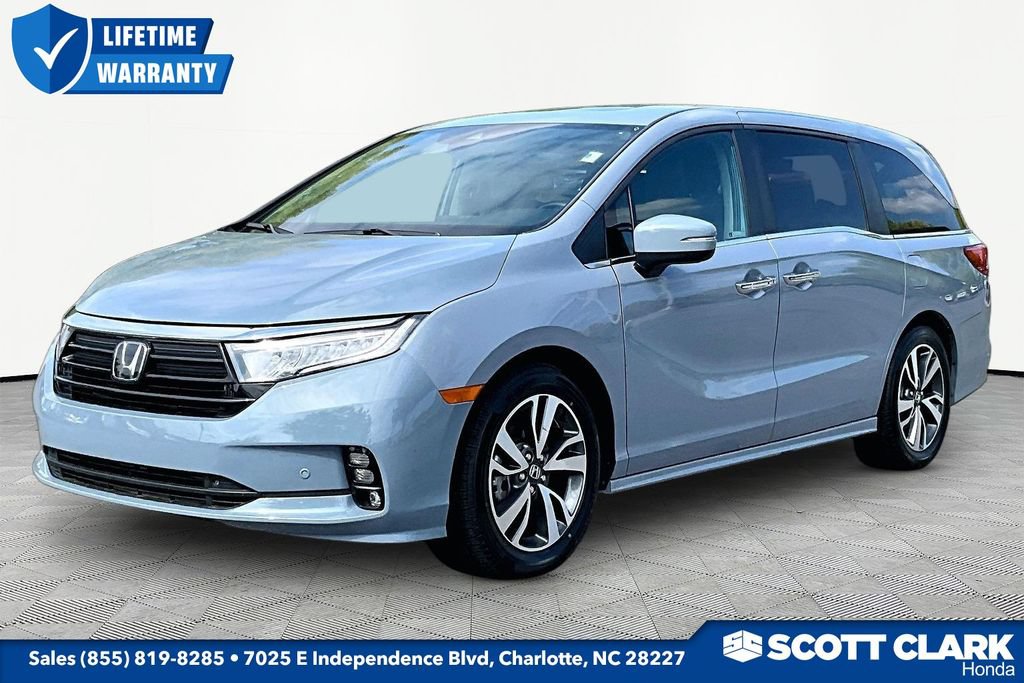 Used 2023 Honda Odyssey Touring image 3