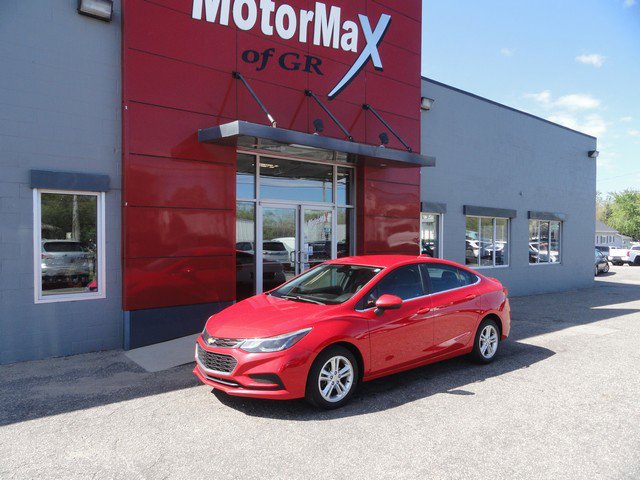 Used 2017 Chevrolet Cruze LT w/ Convenience Package FWD image 1