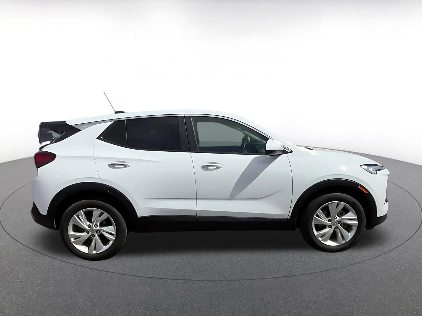 Used 2025 Buick Encore GX Preferred image 16