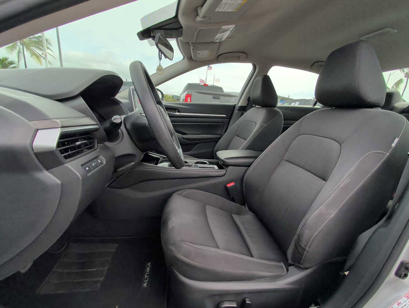 Used 2023 Nissan Altima 2.5 SV image 13