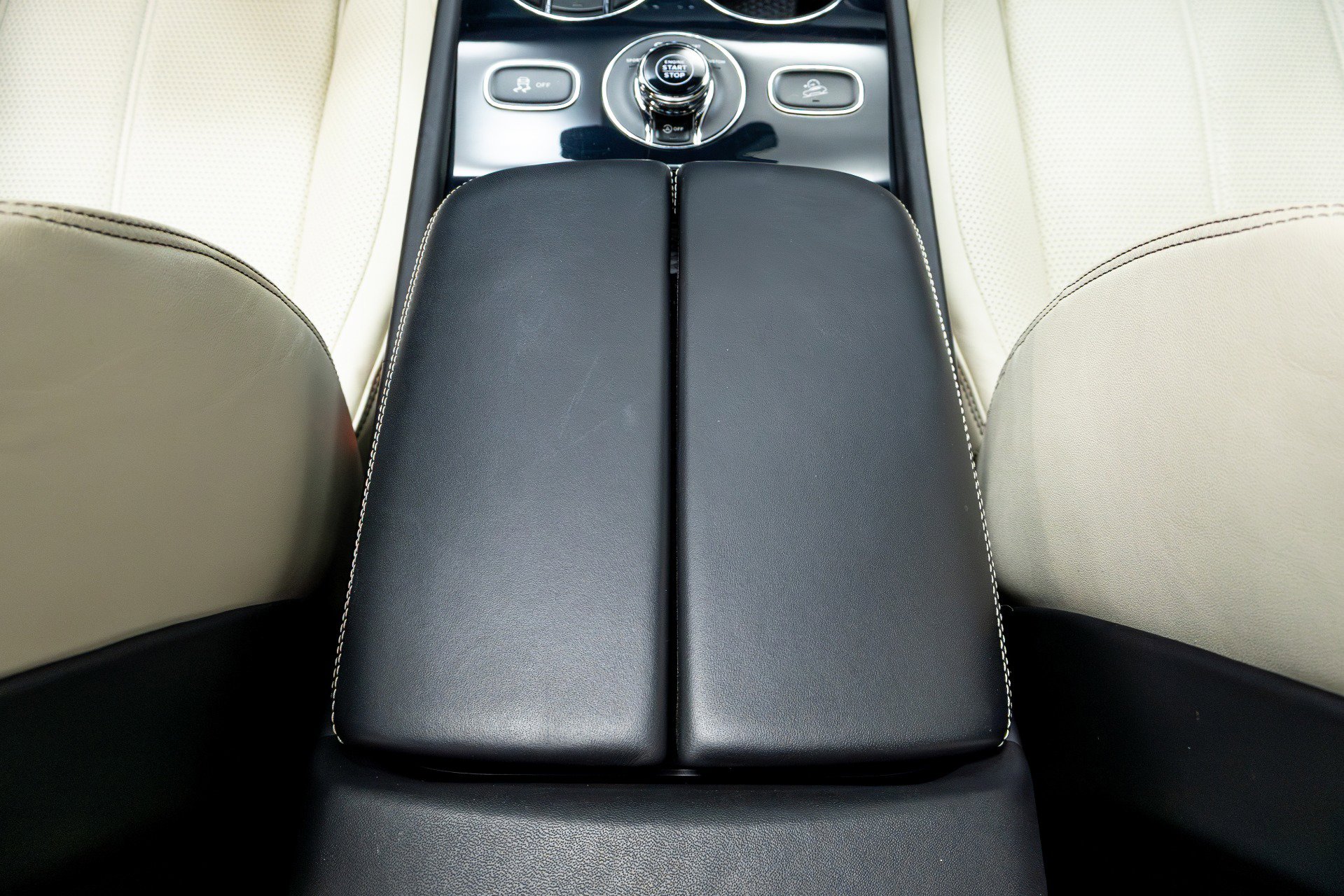 Used 2021 Bentley Bentayga w/ First Edition Specification image 37