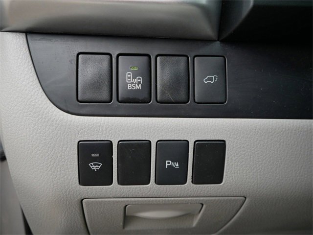Used 2015 Toyota Highlander Limited image 16