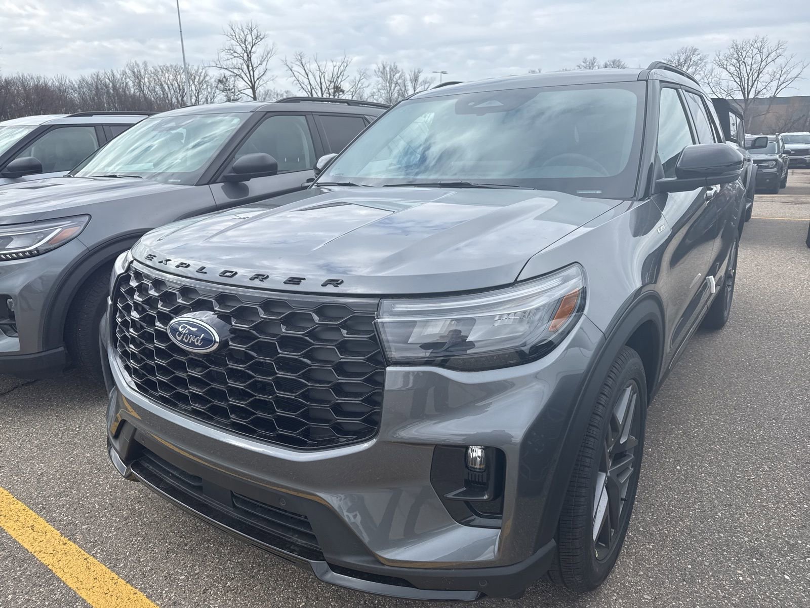 New 2026 Ford Explorer ST-Line w/ ST-Line Street Pack image 1