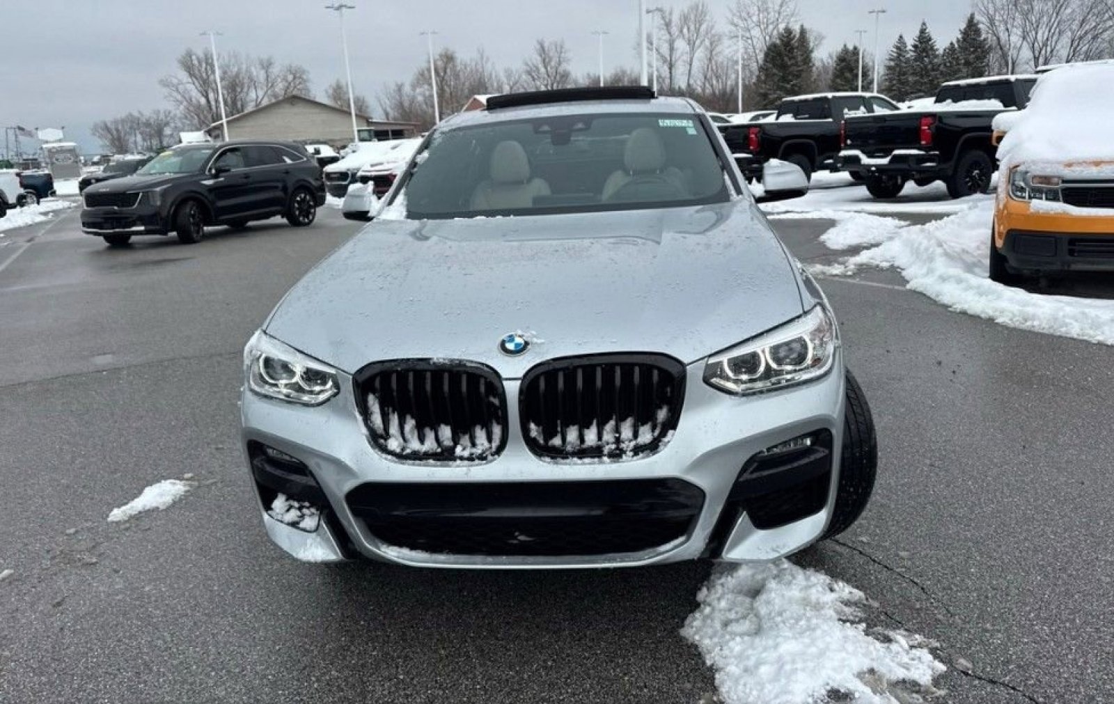 Used 2021 BMW X4 xDrive30i w/ M Sport Package image 2