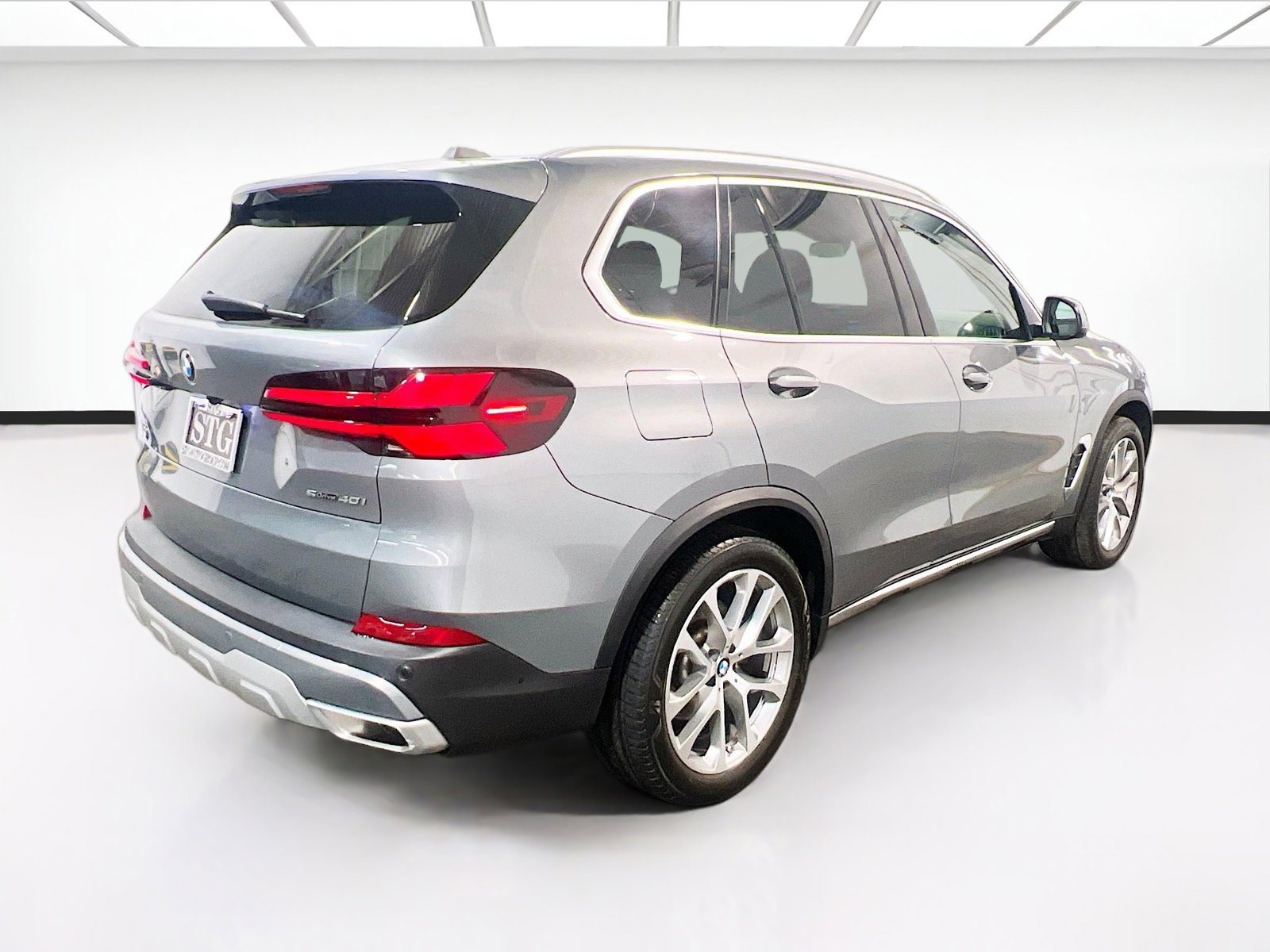 Used 2024 BMW X5 sDrive40i w/ Premium Package RWD image 4