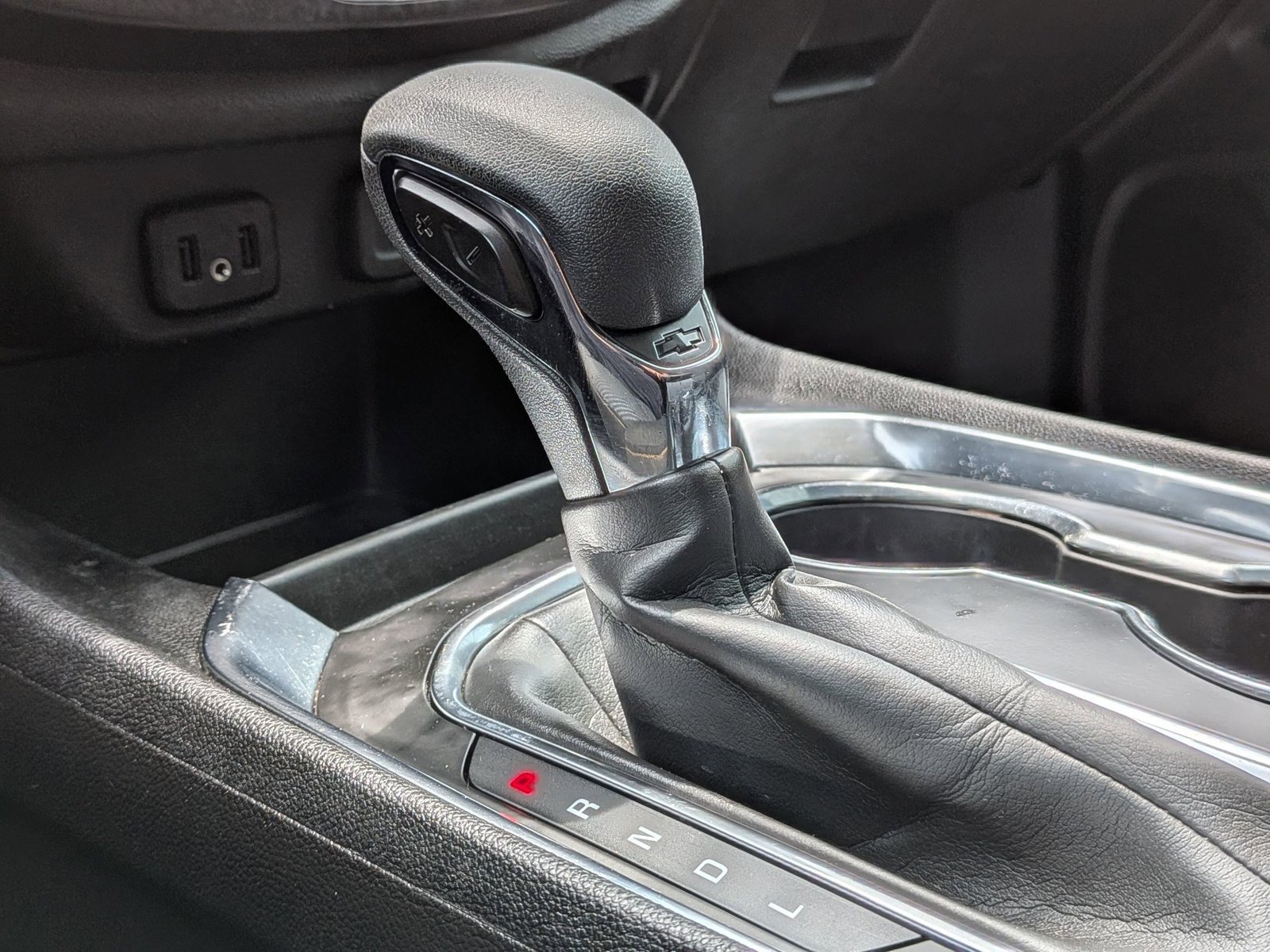 Used 2021 Chevrolet Traverse LS FWD image 13