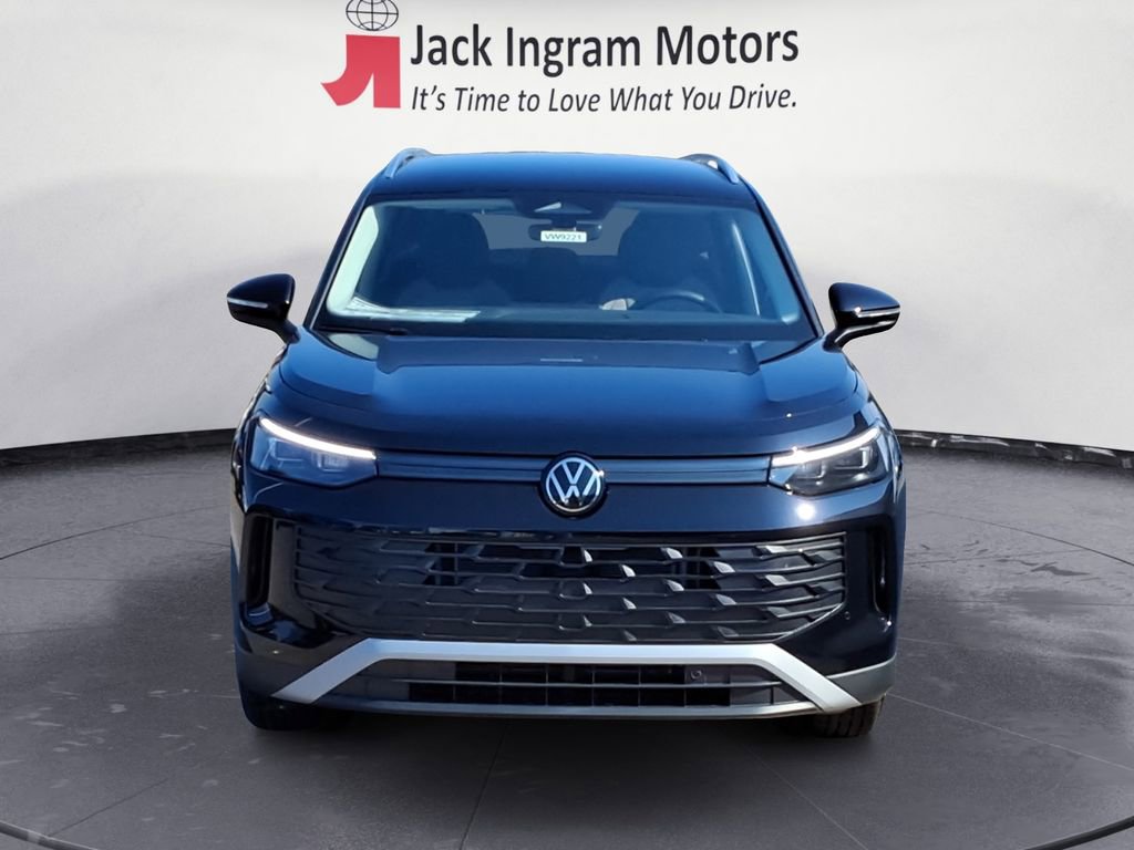 Certified 2025 Volkswagen Tiguan S FWD image 8