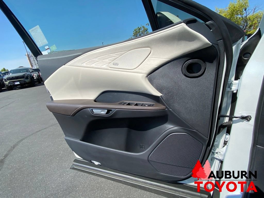 Used 2026 Lexus RX 450h AWD w/ Convenience Package image 37