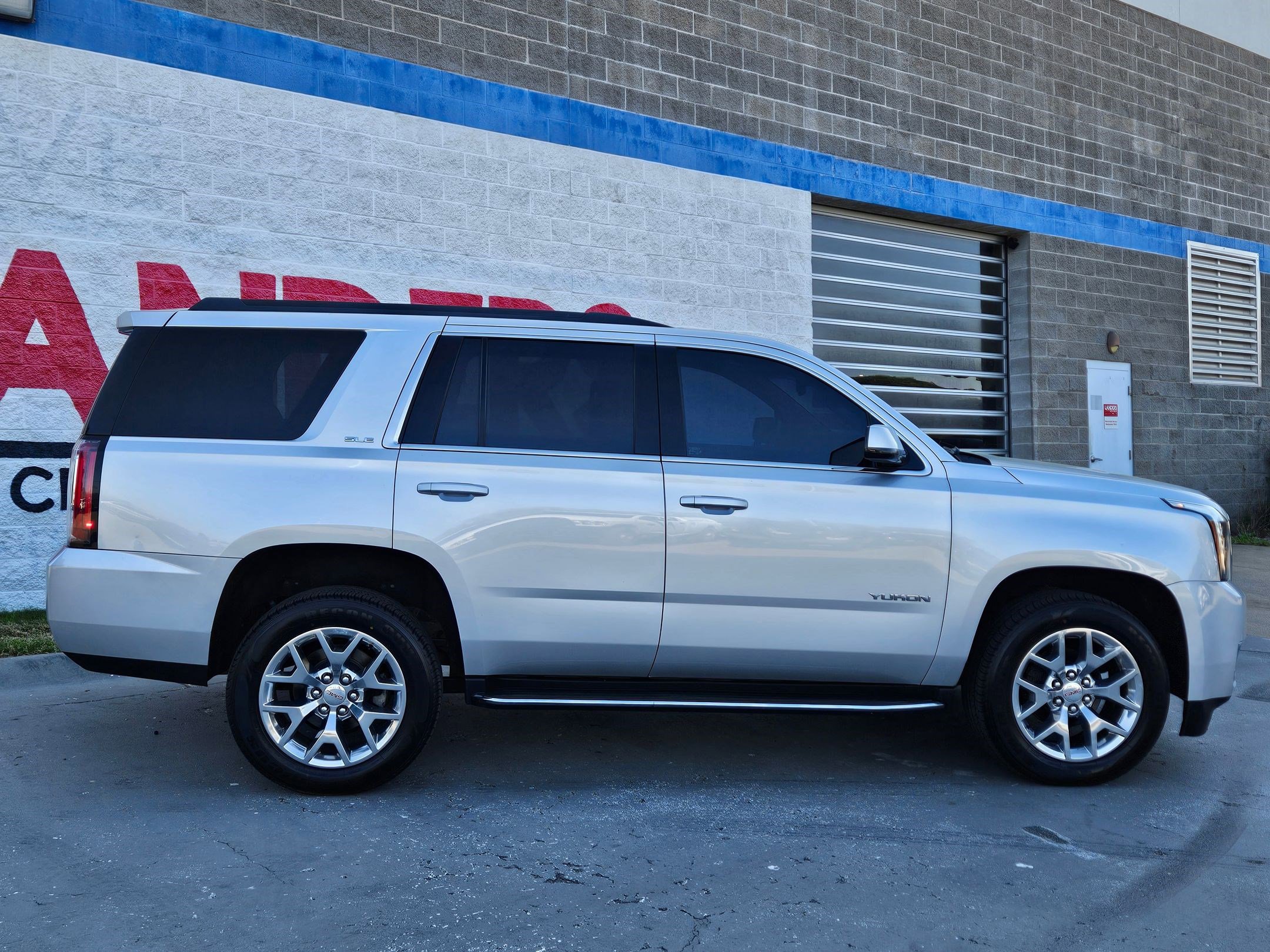 Used 2019 GMC Yukon SLE w/ SLE Value Package image 8