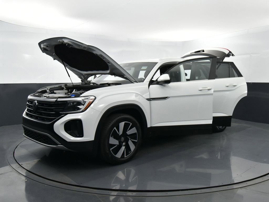 Used 2024 Volkswagen Atlas Cross Sport SE FWD image 48