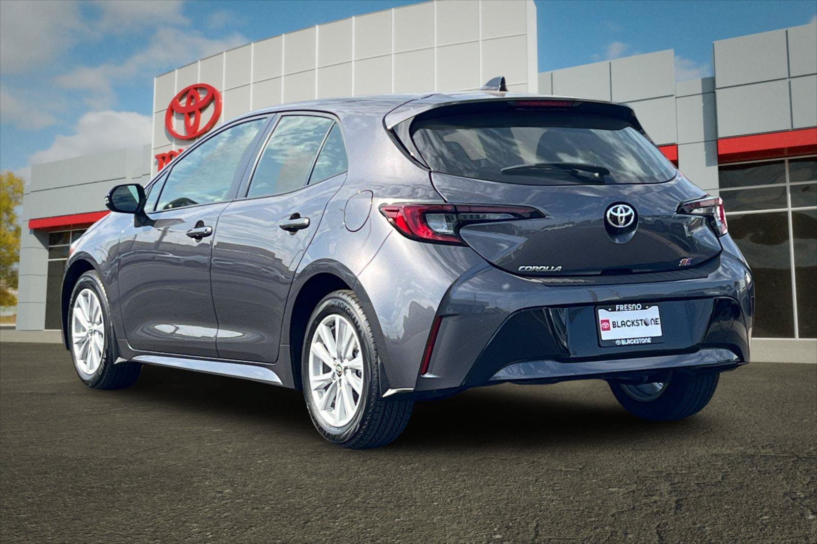 Certified 2027 Toyota Corolla SE w/ SE Premium Package FWD image 5