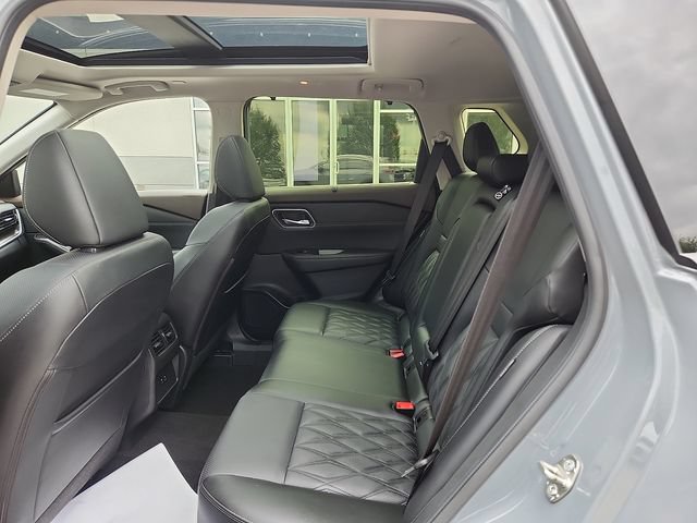 Used 2023 Nissan Rogue Platinum AWD/4WD image 10