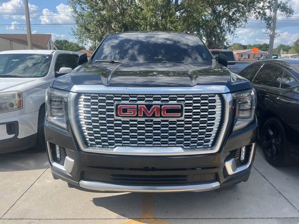 Used 2023 GMC Yukon Denali RWD image 2