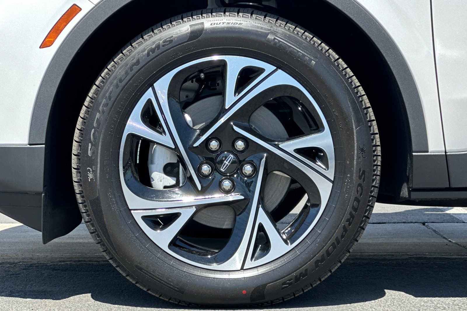 New 2026 Lincoln Nautilus Premier w/ Equipment Group 102A AWD/4WD image 25