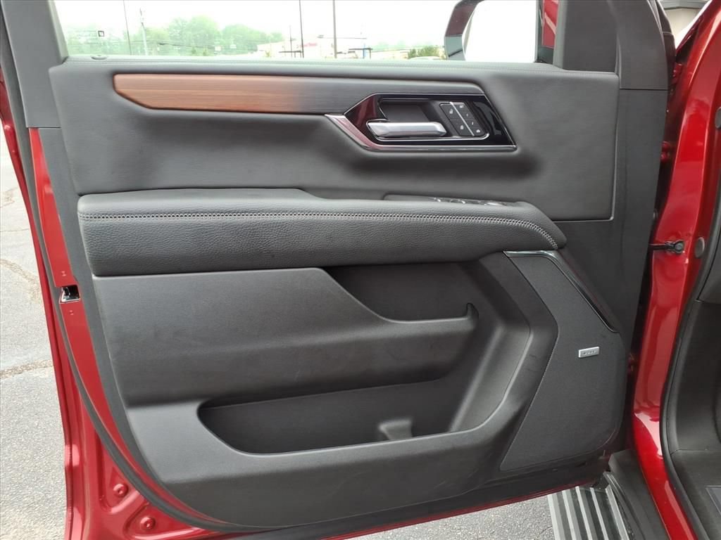 Used 2026 GMC Yukon XL Denali w/ Denali Reserve Package AWD/4WD image 5