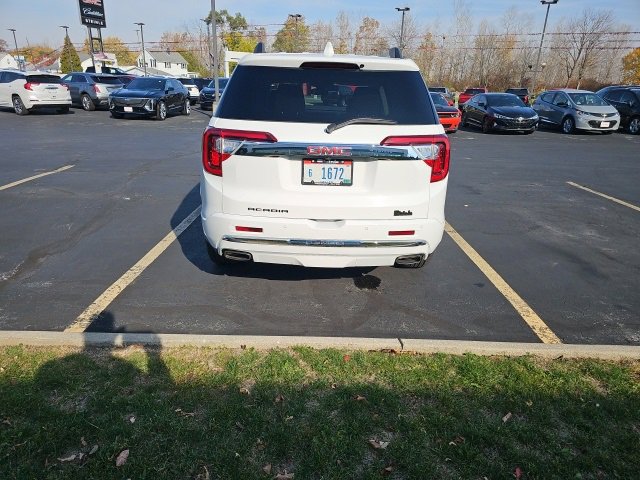 Used 2023 GMC Acadia Denali image 7