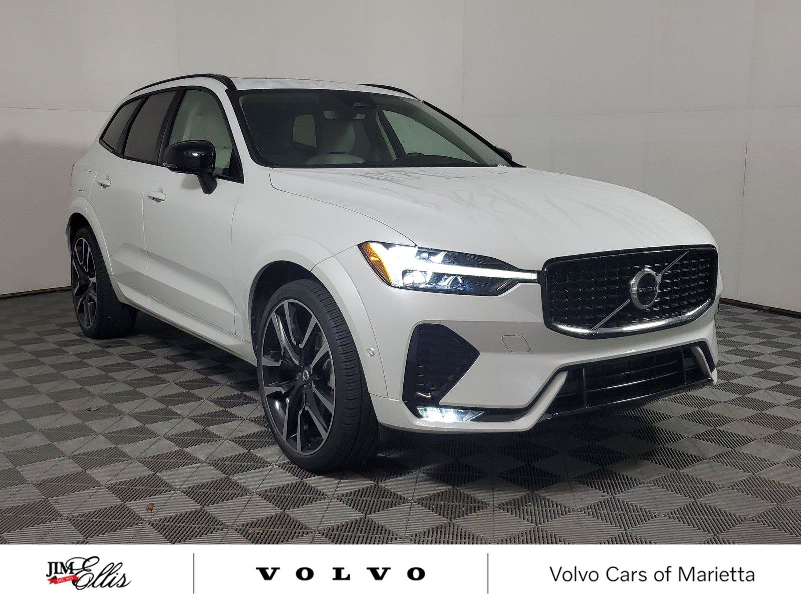 Used 2024 Volvo XC60 B5 Ultimate