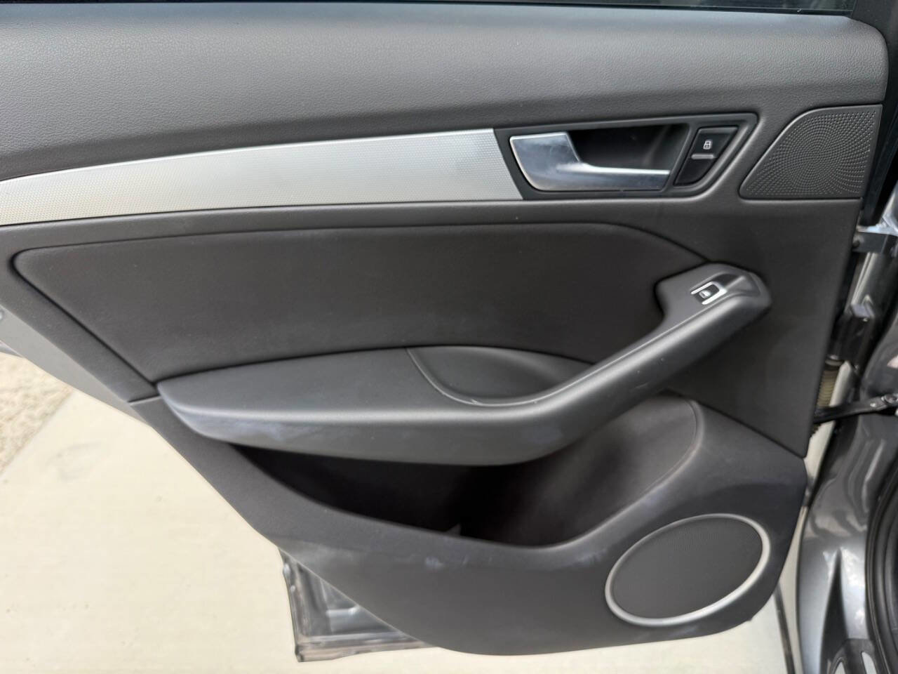 Used 2017 Audi Q5 2.0T Premium Plus w/ Technology Package image 24