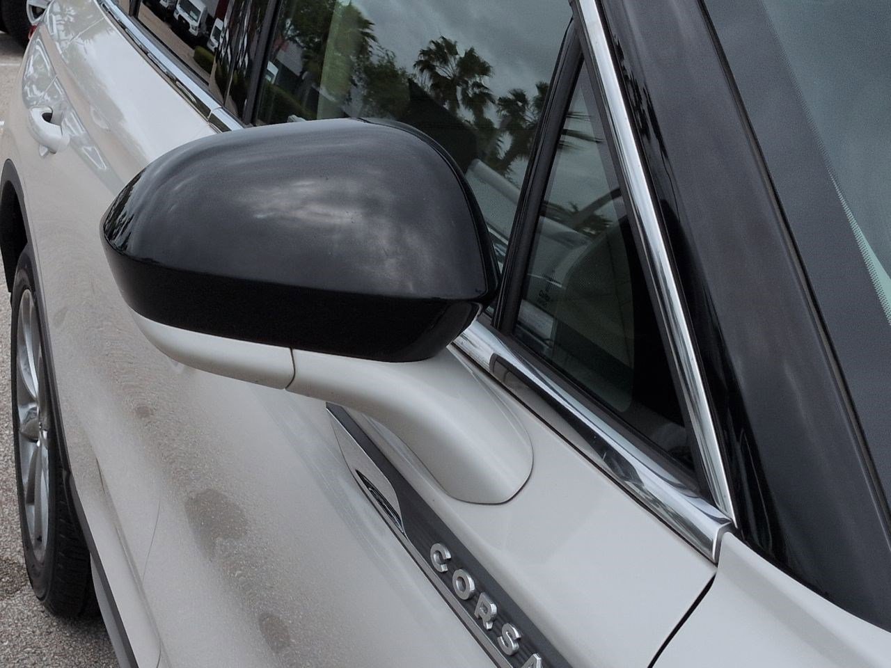 Used 2020 Lincoln Corsair AWD image 10