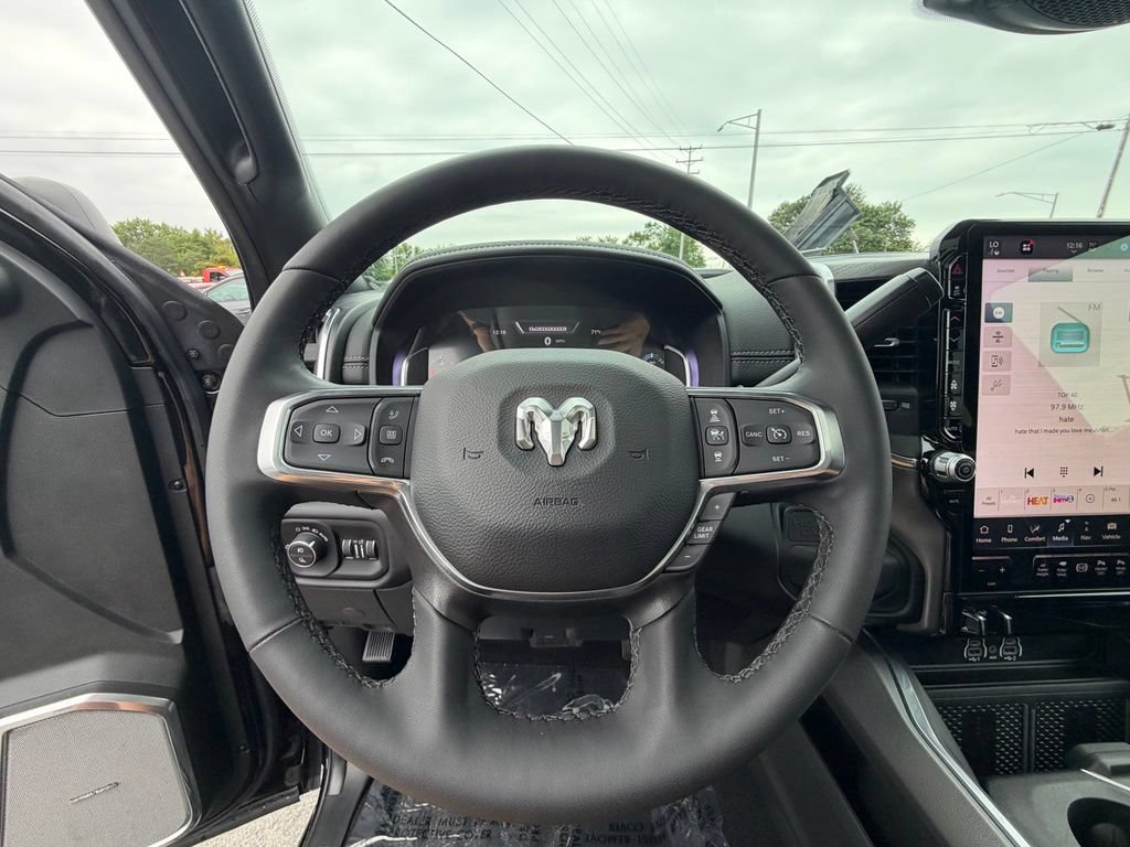Used 2025 RAM 2500 Laramie AWD/4WD image 22