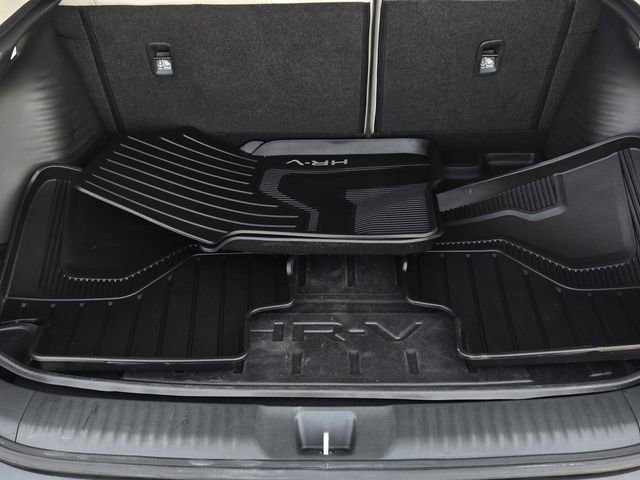 Used 2023 Honda HR-V LX image 9