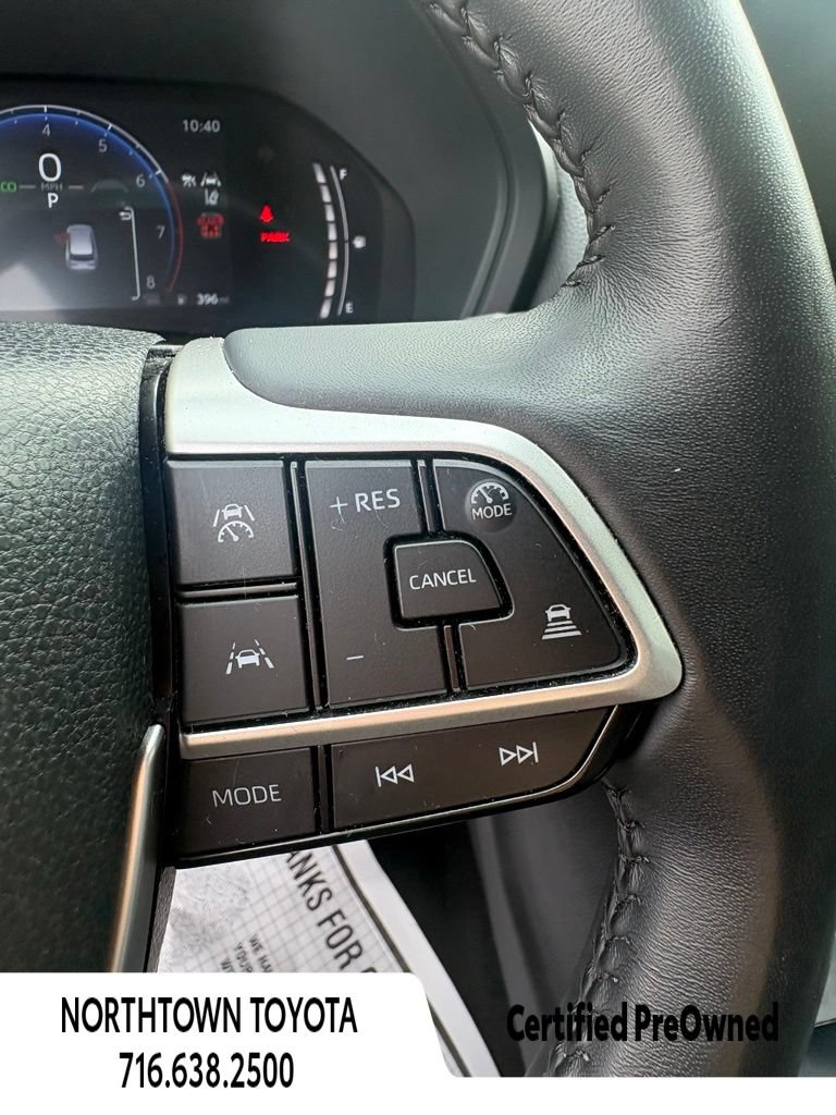 Used 2025 Toyota Grand Highlander AWD image 24