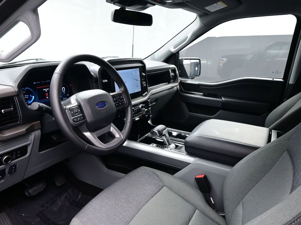 Used 2025 Ford F150 Lightning XLT image 8