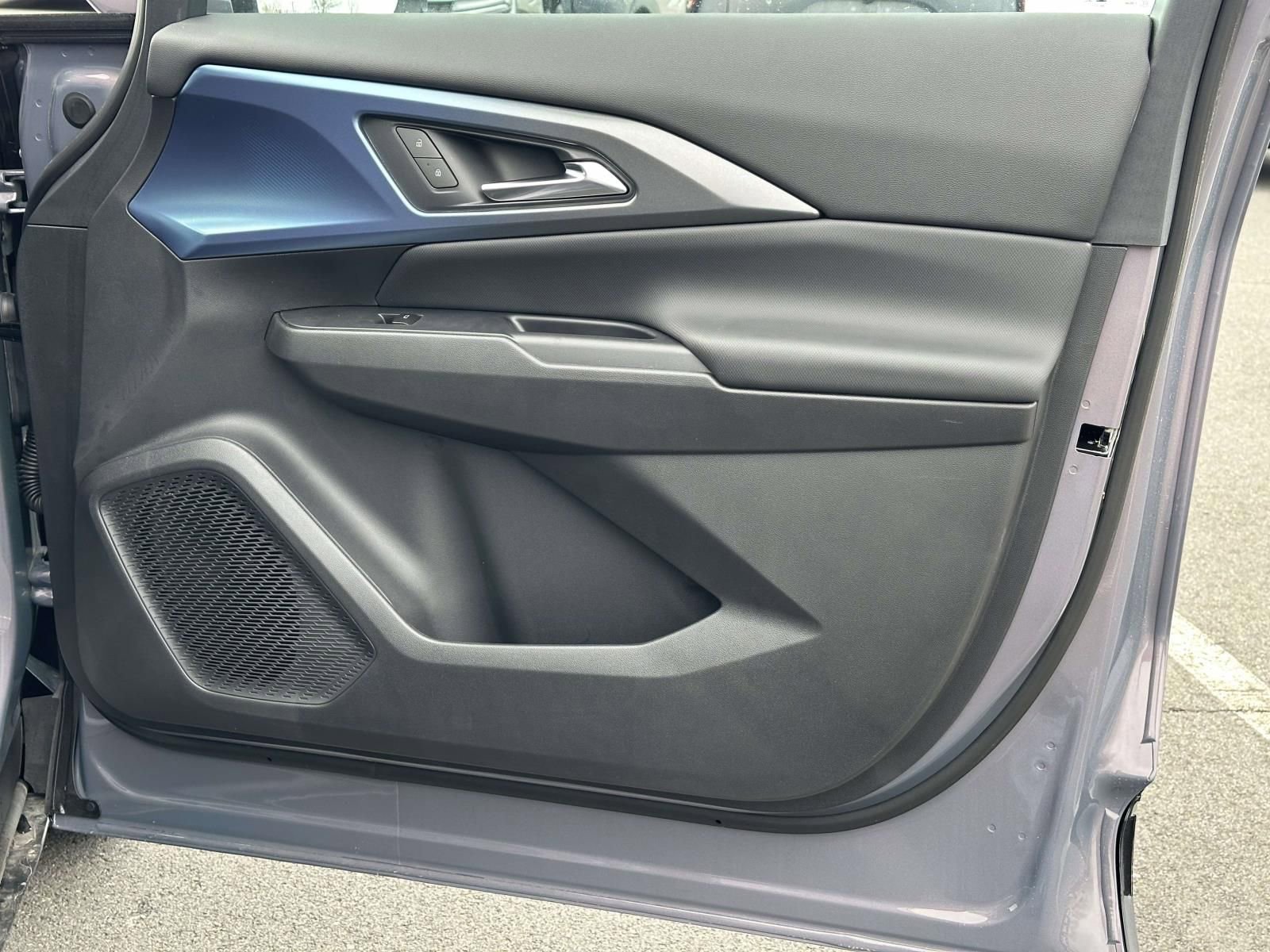 New 2026 Chevrolet Equinox EV LT w/ Convenience Package II image 26