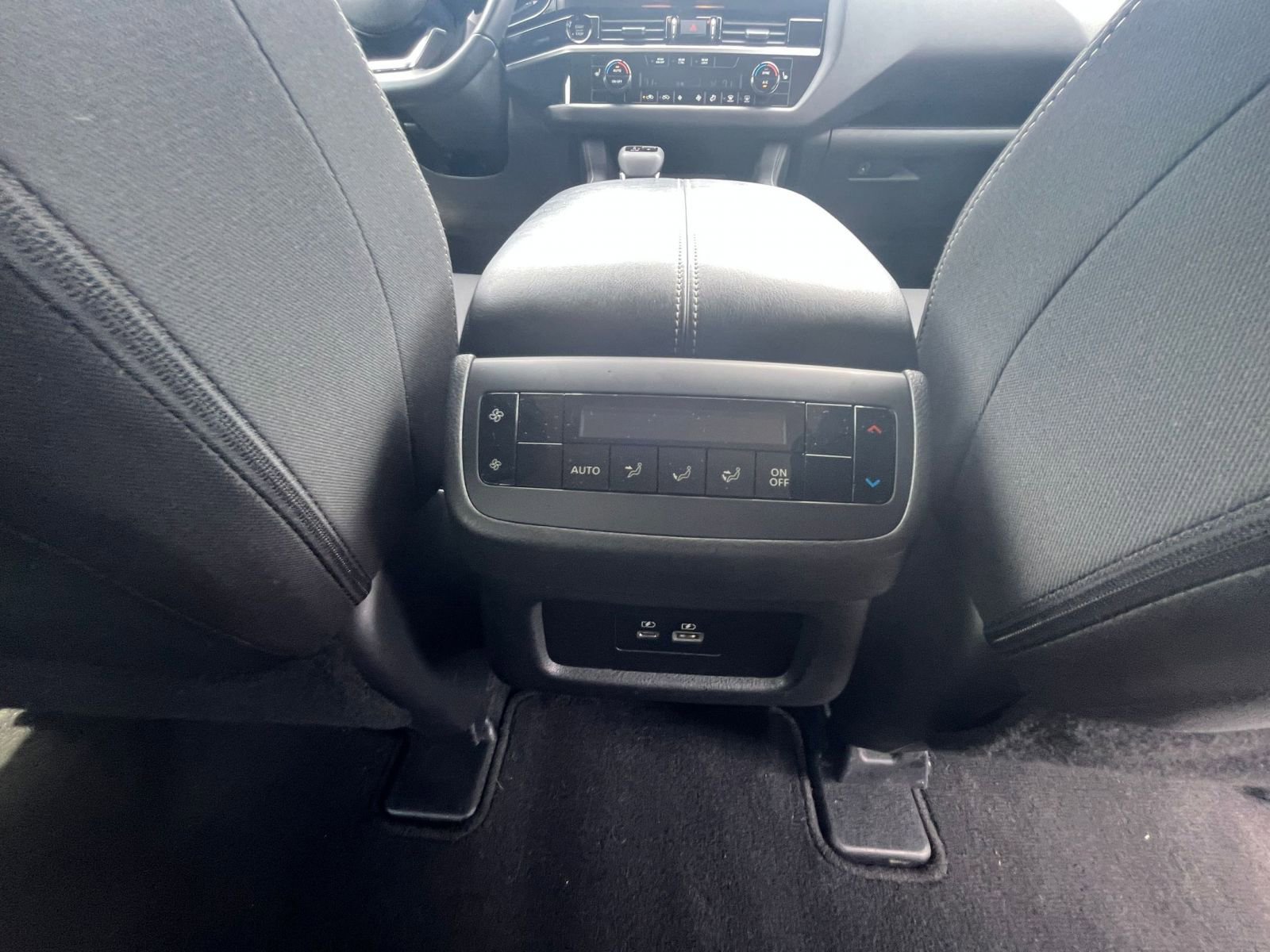 Used 2025 Nissan Pathfinder SV AWD/4WD image 24