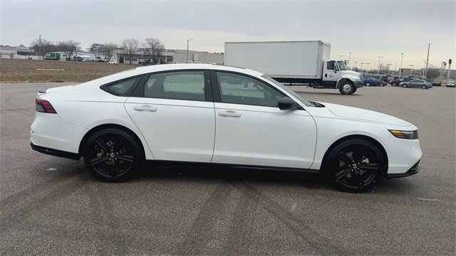 Used 2025 Honda Accord Sport image 9