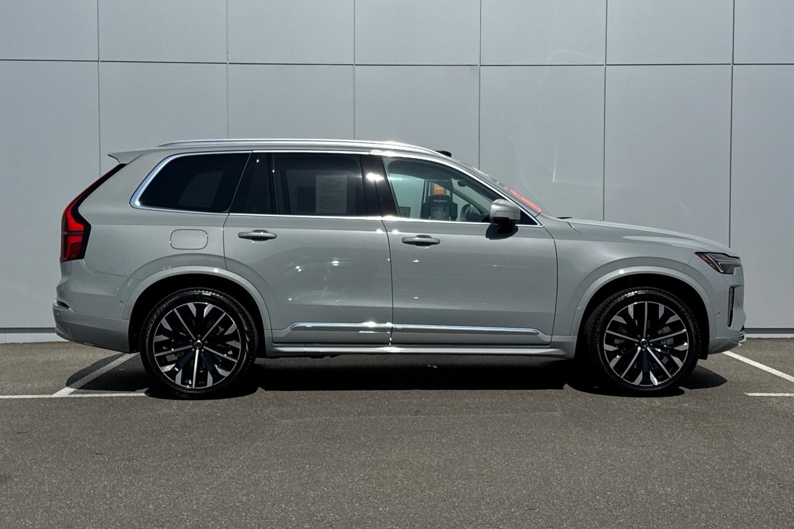 Certified 2026 Volvo XC90 T8 Ultra w/ Protection Package Premier AWD/4WD image 6